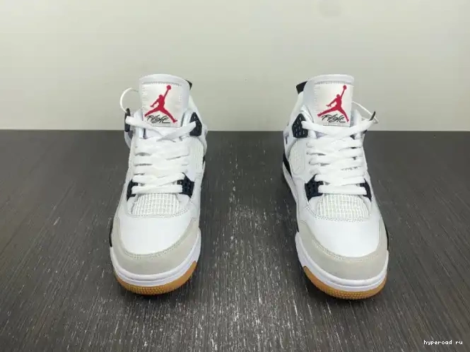 SB Nike DR5415-100 x Air Jordan 4 0511